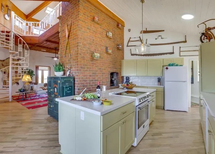 Holiday home Private Oasis On 10 Acres! Mtn Views *