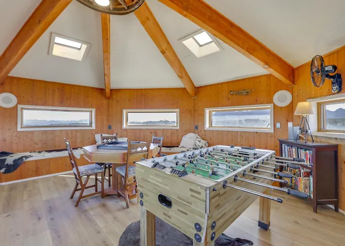 Private Oasis On 10 Acres! Mtn Views