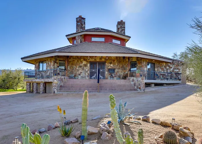 Private Oasis On 10 Acres! Mtn Views *